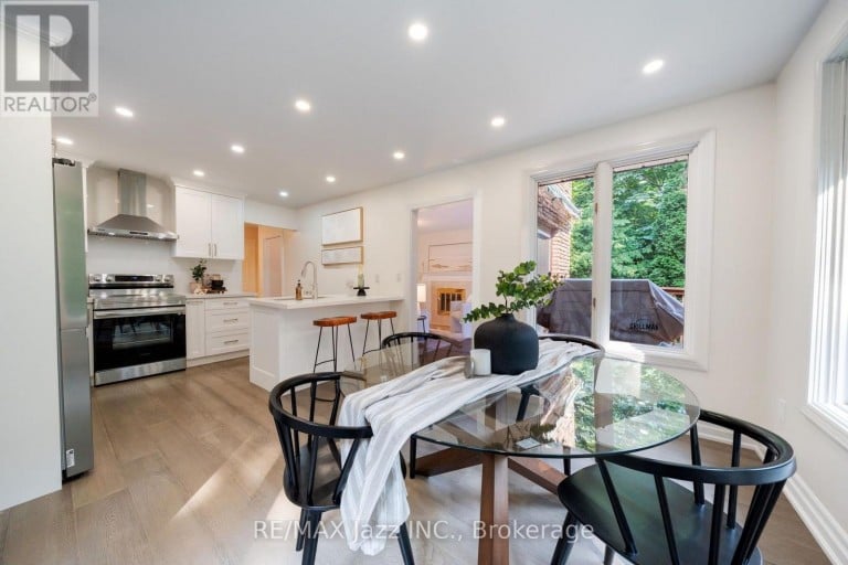 262 ATHABASCA STREET, Oshawa (Donevan), Ontario, L1H8E4