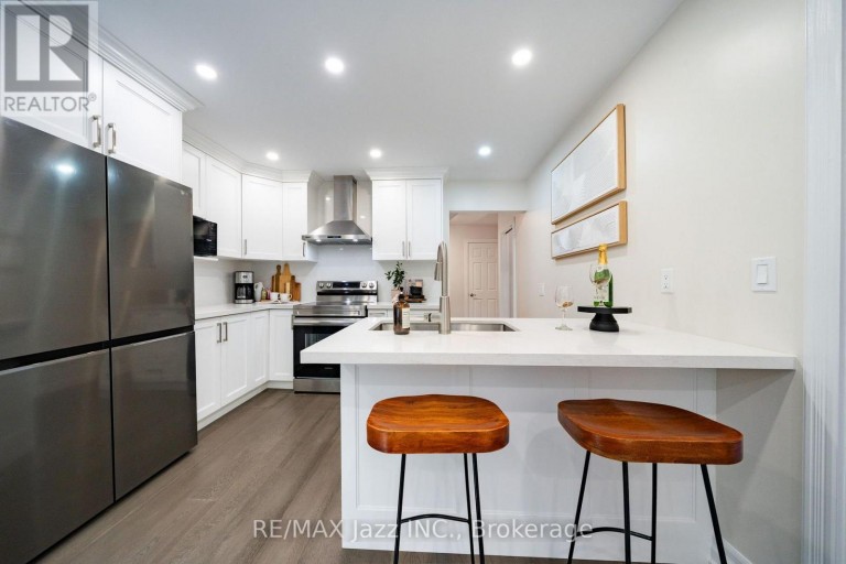 262 ATHABASCA STREET, Oshawa (Donevan), Ontario, L1H8E4