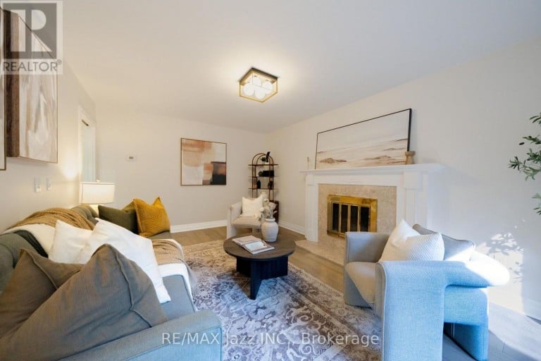 262 ATHABASCA STREET, Oshawa (Donevan), Ontario, L1H8E4