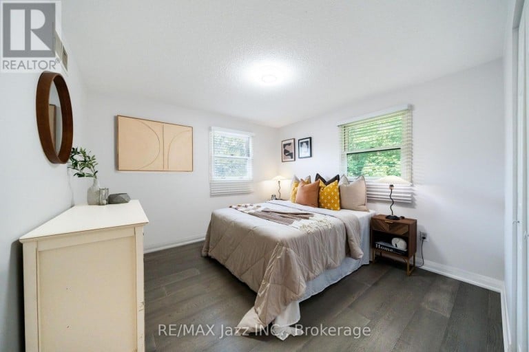 262 ATHABASCA STREET, Oshawa (Donevan), Ontario, L1H8E4