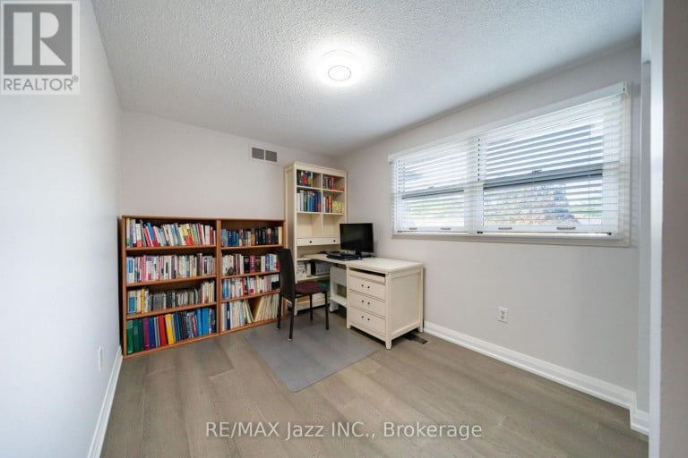 262 ATHABASCA STREET, Oshawa (Donevan), Ontario, L1H8E4