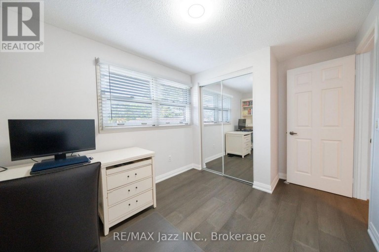 262 ATHABASCA STREET, Oshawa (Donevan), Ontario, L1H8E4
