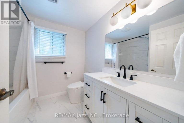 262 ATHABASCA STREET, Oshawa (Donevan), Ontario, L1H8E4