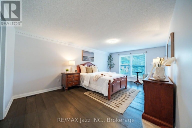 262 ATHABASCA STREET, Oshawa (Donevan), Ontario, L1H8E4