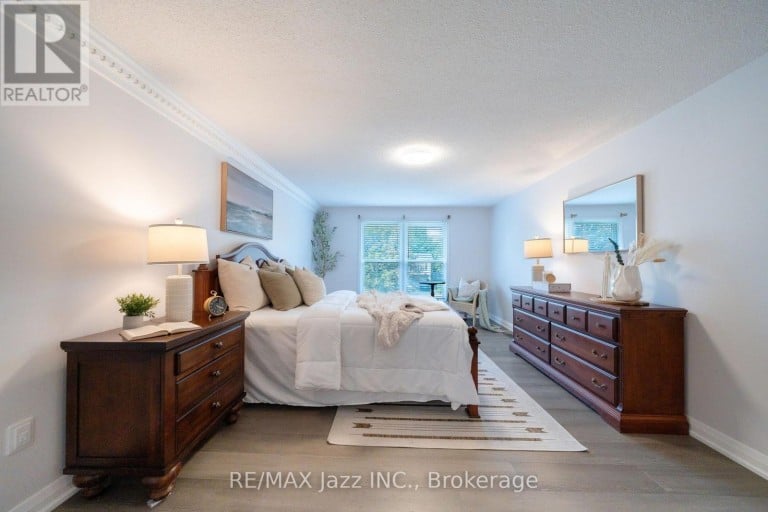 262 ATHABASCA STREET, Oshawa (Donevan), Ontario, L1H8E4