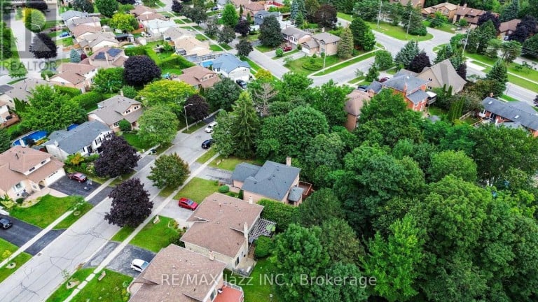 262 ATHABASCA STREET, Oshawa (Donevan), Ontario, L1H8E4