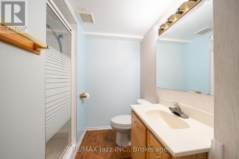 262 ATHABASCA STREET, Oshawa (Donevan), Ontario, L1H8E4