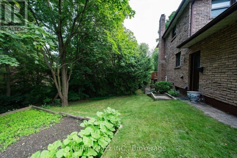 262 ATHABASCA STREET, Oshawa (Donevan), Ontario, L1H8E4