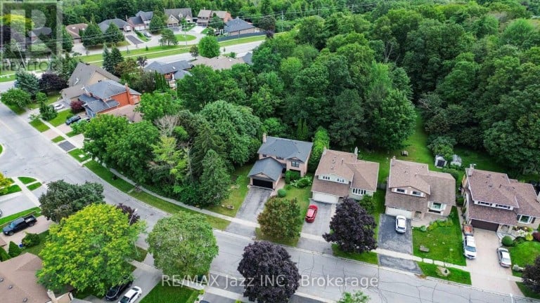 262 ATHABASCA STREET, Oshawa (Donevan), Ontario, L1H8E4