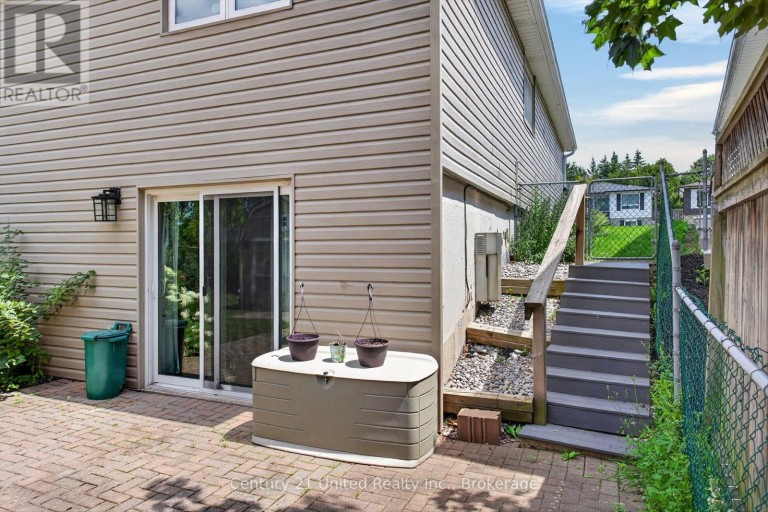 2121 MEADOWVIEW ROAD, Peterborough (Ashburnham Ward 4), Ontario, K9L1S5