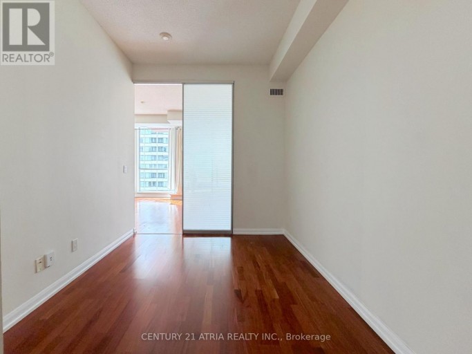 1820 - 111 ELIZABETH STREET, Toronto (Bay Street Corridor), Ontario, M5G1P7
