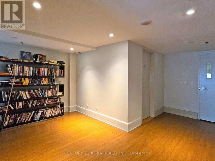 1820 - 111 ELIZABETH STREET, Toronto (Bay Street Corridor), Ontario, M5G1P7