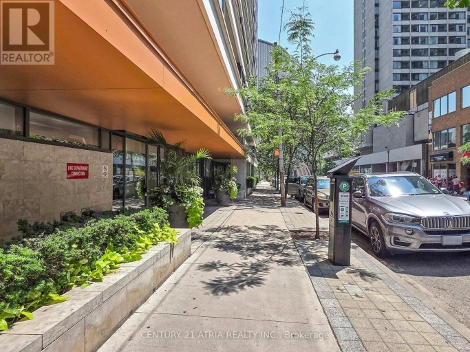 1820 - 111 ELIZABETH STREET, Toronto (Bay Street Corridor), Ontario, M5G1P7