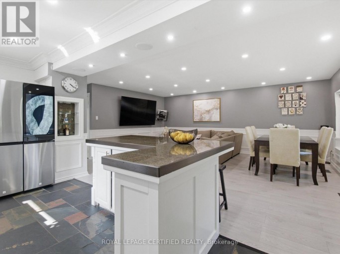 288 IRENE DRIVE, Georgina (Keswick South), Ontario, L4P3B1