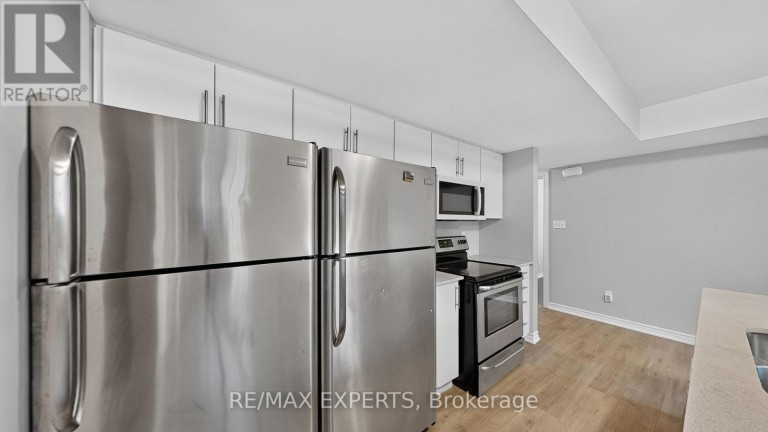 13 - 246 PENETANGUISHENE ROAD, Barrie (Georgian Drive), Ontario, L4M7C2