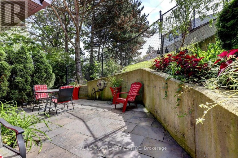 201 - 1000 CEDARGLEN GATE, Mississauga (Erindale), Ontario, L5C3Z5