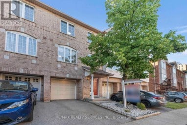 69 - 80 ACORN PLACE Mississauga (Hurontario) Ontario photo 2