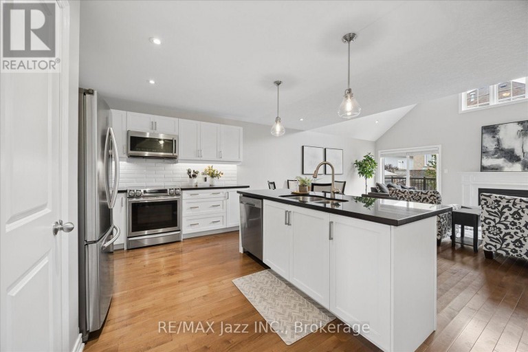 11 BIGWOOD CRESCENT, Port Hope, Ontario, L1A0C8