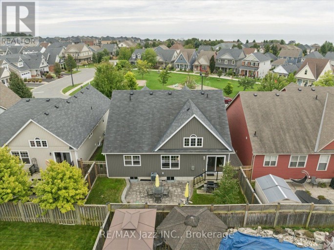 11 BIGWOOD CRESCENT, Port Hope, Ontario, L1A0C8