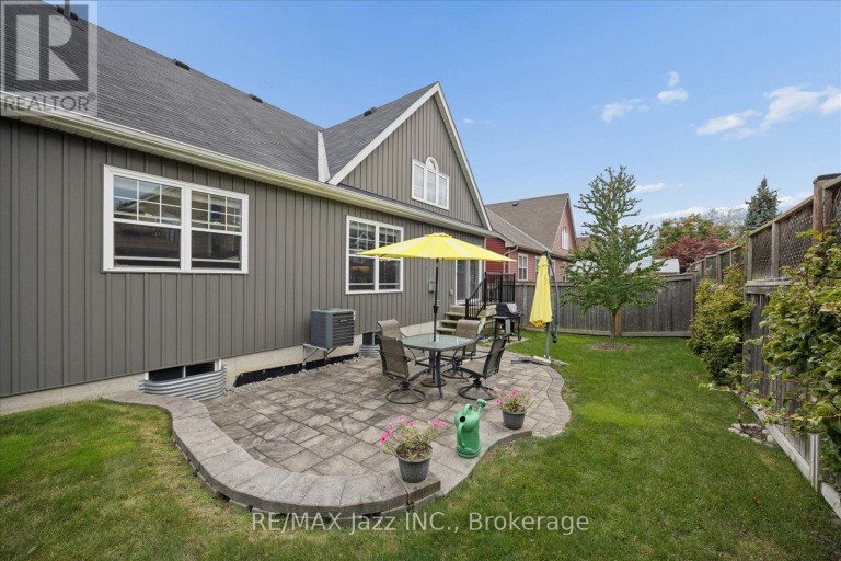 11 BIGWOOD CRESCENT, Port Hope, Ontario, L1A0C8