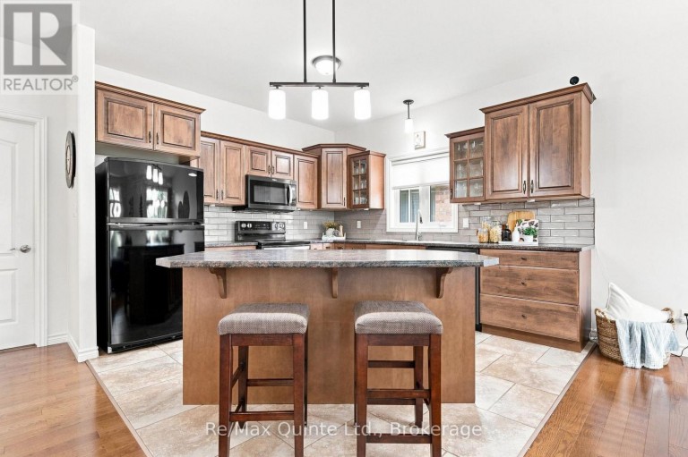 31 ESSEX DRIVE, Belleville (Thurlow Ward), Ontario, K8N0M9