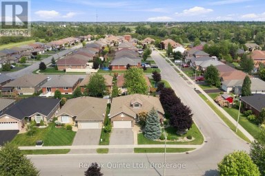 31 ESSEX DRIVE Belleville (Thurlow Ward) Ontario photo 48