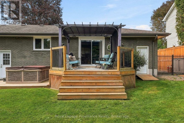 12 ORCHARD CRESCENT, Brighton, Ontario, K0K1H0