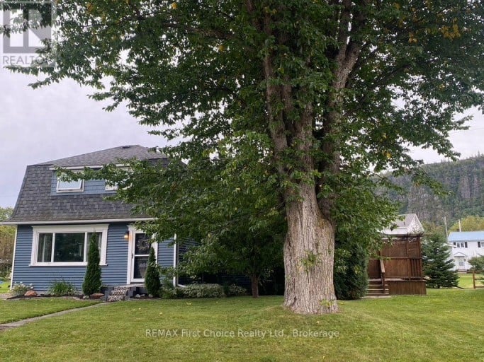 72 BROMPTON ROAD, Red Rock, Ontario, P0T2P0
