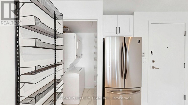 827 - 600 QUEENS QUAY W, Toronto (Waterfront Communities), Ontario, M5V3M3