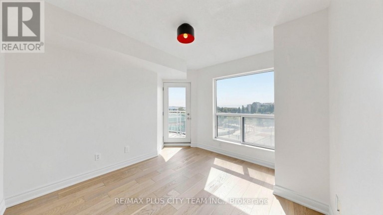 827 - 600 QUEENS QUAY W, Toronto (Waterfront Communities), Ontario, M5V3M3
