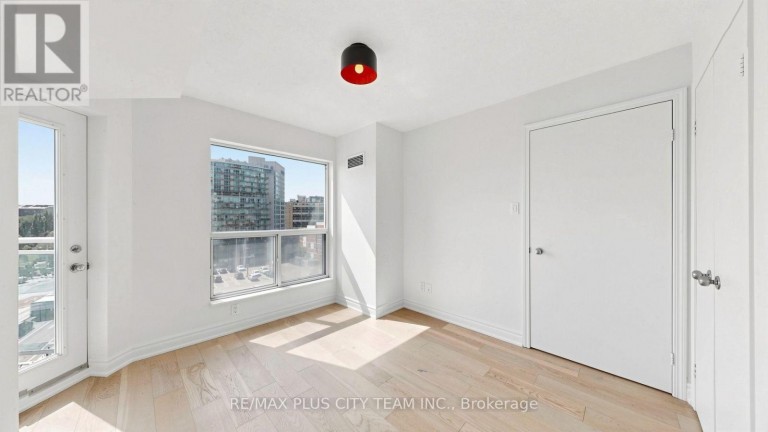 827 - 600 QUEENS QUAY W, Toronto (Waterfront Communities), Ontario, M5V3M3
