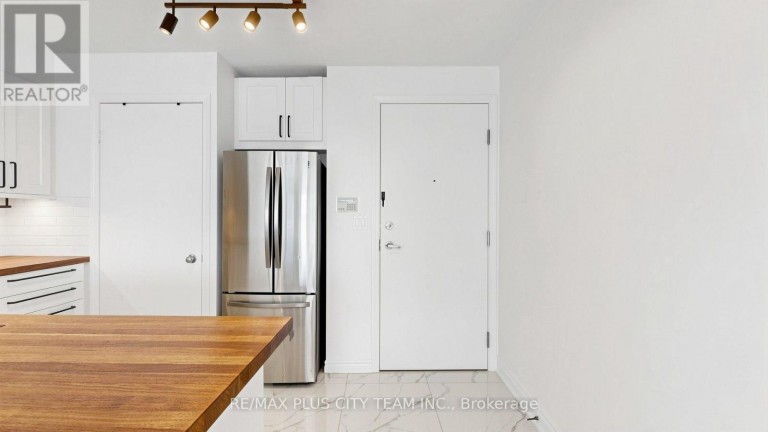 827 - 600 QUEENS QUAY W, Toronto (Waterfront Communities), Ontario, M5V3M3
