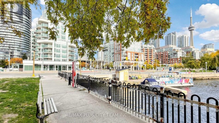 827 - 600 QUEENS QUAY W, Toronto (Waterfront Communities), Ontario, M5V3M3