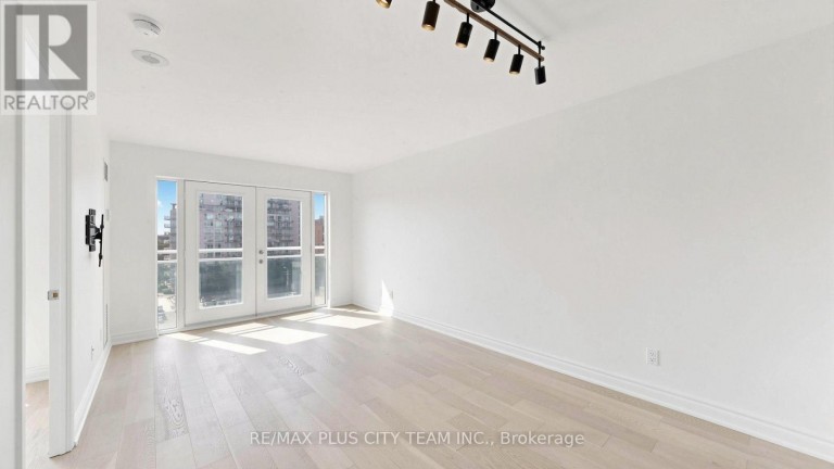 827 - 600 QUEENS QUAY W, Toronto (Waterfront Communities), Ontario, M5V3M3