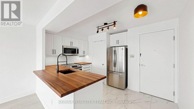 827 - 600 QUEENS QUAY W, Toronto (Waterfront Communities), Ontario, M5V3M3