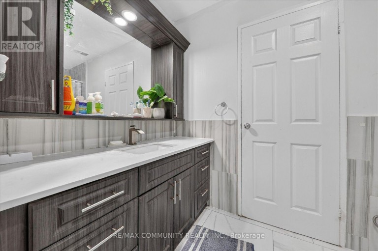 1067 - 100 MORNELLE COURT, Toronto (Morningside), Ontario, M1E4X2