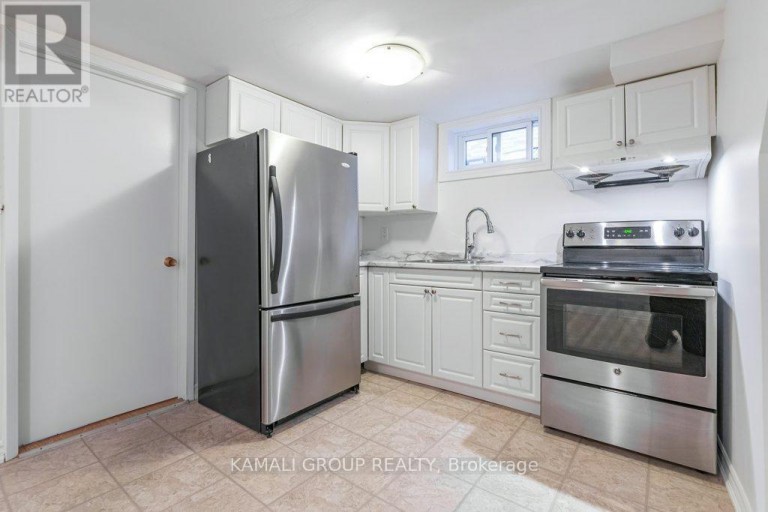 BSMT - 25 HILLVIEW DRIVE, Newmarket (Bristol-London), Ontario, L3Y4Y3