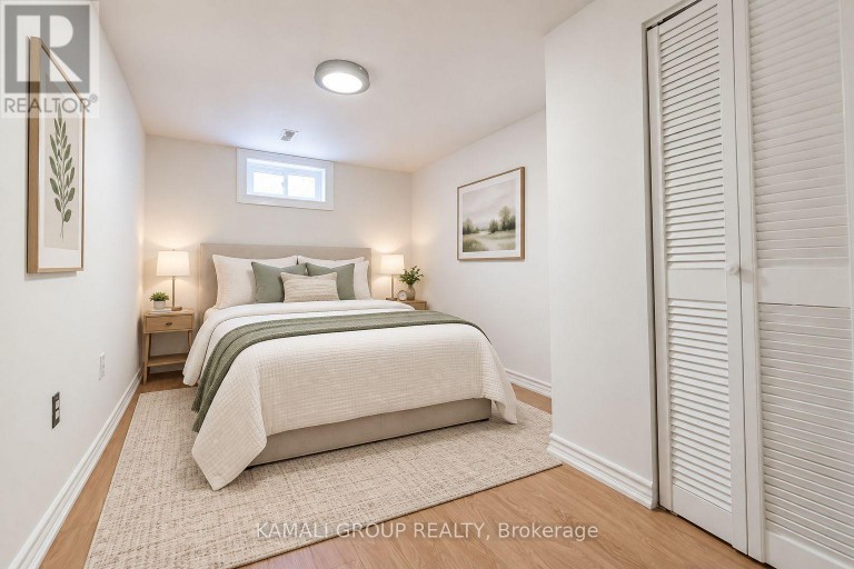 BSMT - 25 HILLVIEW DRIVE, Newmarket (Bristol-London), Ontario, L3Y4Y3