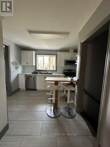 UPPER - 189 LITTLE AVENUE, Barrie (Allandale Heights), Ontario, L4N6L1