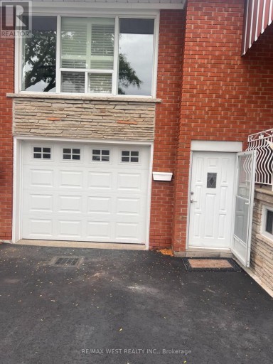 57 STARVIEW DRIVE, Toronto (Humberlea-Pelmo Park), Ontario, M9M1K7