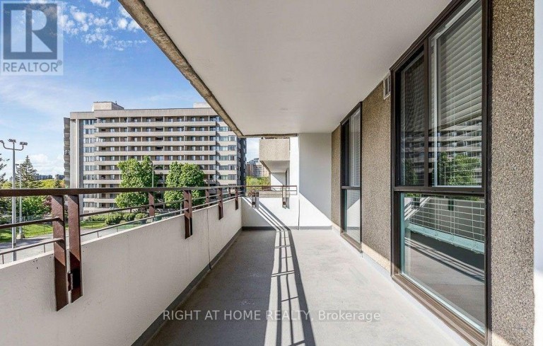 305 - 1300 MISSISSAUGA VALLEY BOULEVARD, Mississauga (Mississauga Valleys), Ontario, L5A3S8