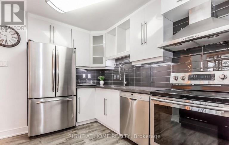 305 - 1300 MISSISSAUGA VALLEY BOULEVARD, Mississauga (Mississauga Valleys), Ontario, L5A3S8