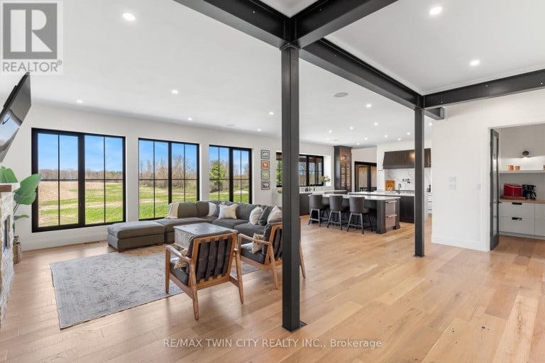 742 COUNTRY SQUIRE ROAD, Waterloo, Ontario, N2J4G8