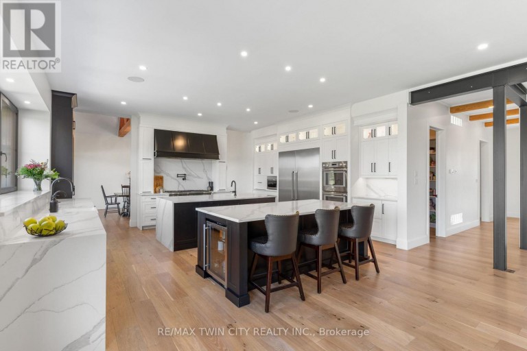 742 COUNTRY SQUIRE ROAD, Waterloo, Ontario, N2J4G8