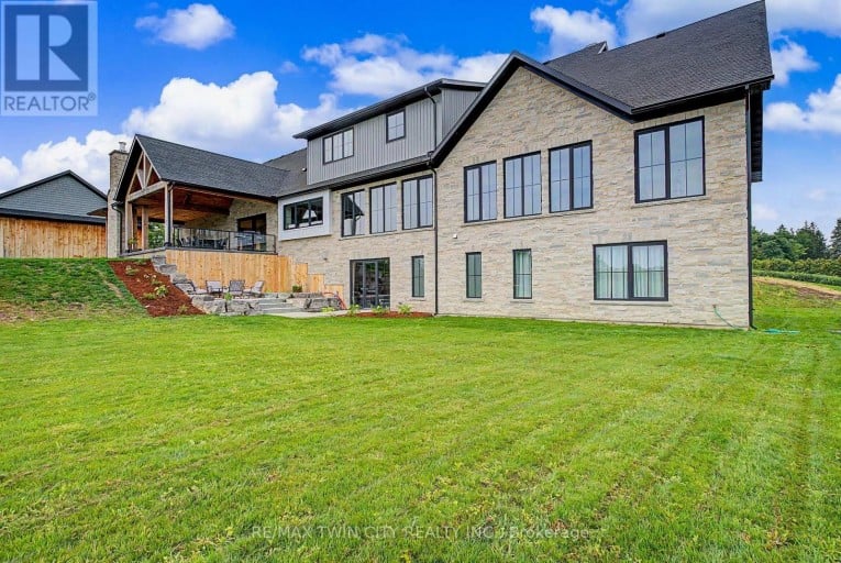 742 COUNTRY SQUIRE ROAD, Waterloo, Ontario, N2J4G8