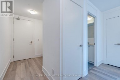 703 - 32 DAVENPORT ROAD Toronto (Annex) Ontario photo 4
