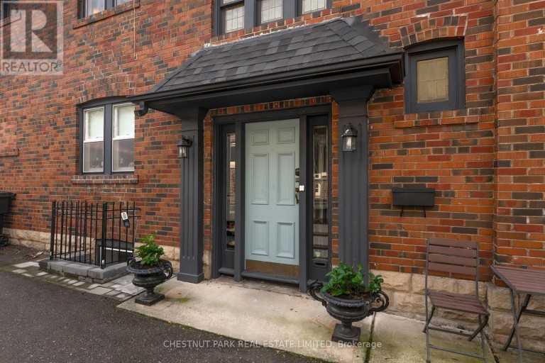 UPPER - 11 ROSE PARK CRESCENT, Toronto (Rosedale-Moore Park), Ontario, M4T1P8