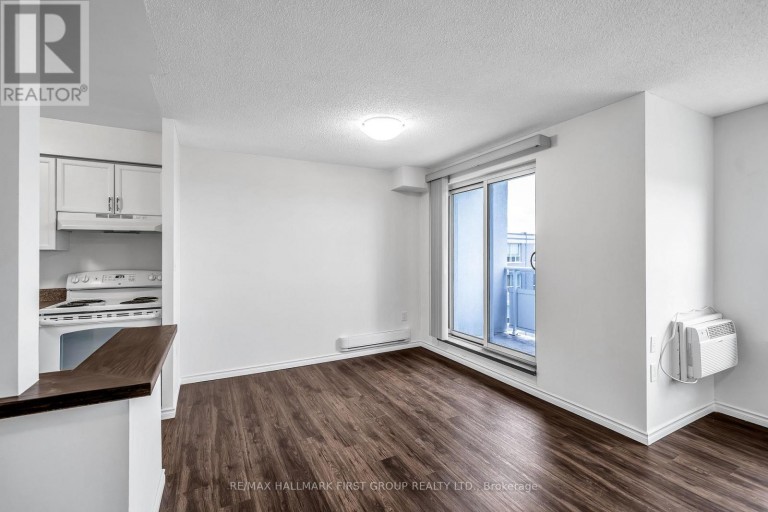 503 - 145 LIBERTY STREET S, Clarington (Bowmanville), Ontario, L1C4K5