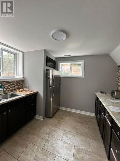 LOWER - 189 LITTLE AVENUE, Barrie (Allandale Heights), Ontario, L4N6L1