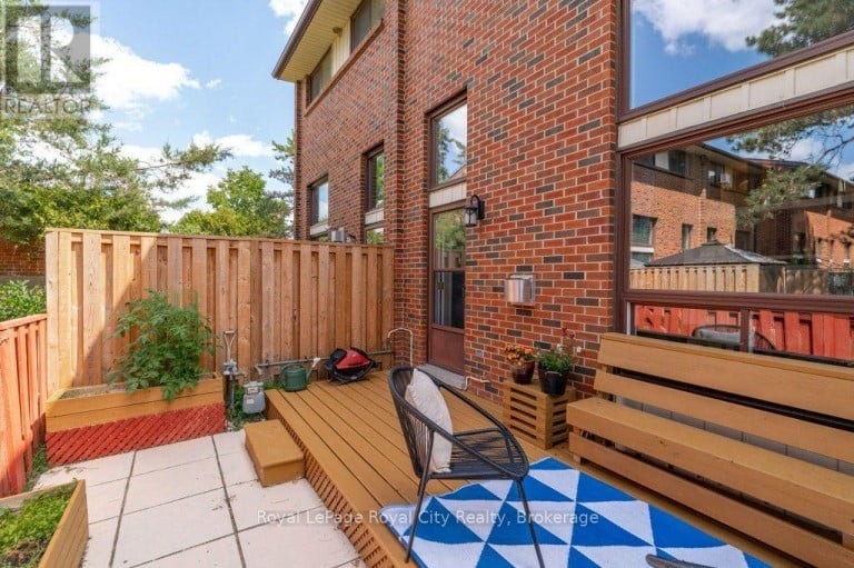 31 - 35 RHONDA ROAD, Guelph (Willow West/Sugarbush/West Acres), Ontario, N1H6H1